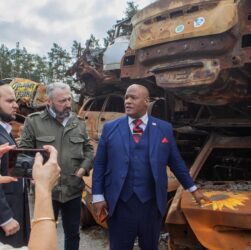 Новини України - Духовний радник Трампа приїхав в Україну