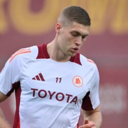 Новини спорту - Ексхавбек збірної Італії назвав тренера, з яким може розкритися Довбик