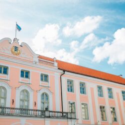 Новини світу - Естонія скасувала виборчі права росіян та білорусів