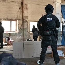 На лаві підсудних опинилася злочинна організація підпільних виробників тютюну