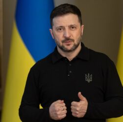 [жестова мова] Пресбрифінг Президента України Володимира Зеленського щодо актуальних питань [17.04]