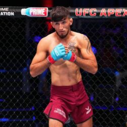 Новини спорту - Арешт за звинуваченням у домаганнях зірвав дебют бійця в UFC