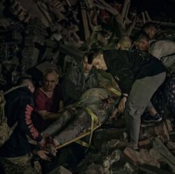 Новини Києва - Атака на Київ: кількість загиблих зросла, людей шукають під завалами