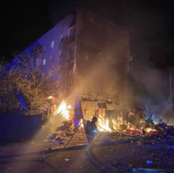 Новини Києва - Атака на Київ: під завалами будинку знаходяться люди