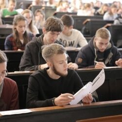 Новини України - Базова військова підготовка студентів :у Міносвіти розповіли деталі