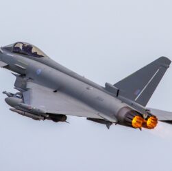 Новини світу - Британські винищувачі двічі перехопили російські літаки над Балтикою