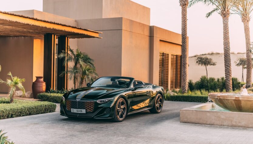 Авто новини - Дебютував найдорожчий автомобіль Bentley