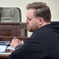 Новини України - Ексведучий каналів Медведчука вийшов з СІЗО під багатомільйонну заставу