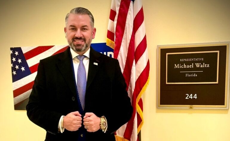Новини світу - Емісар прем'єра Румунії спричинив скандал "порадами" Трампу щодо України