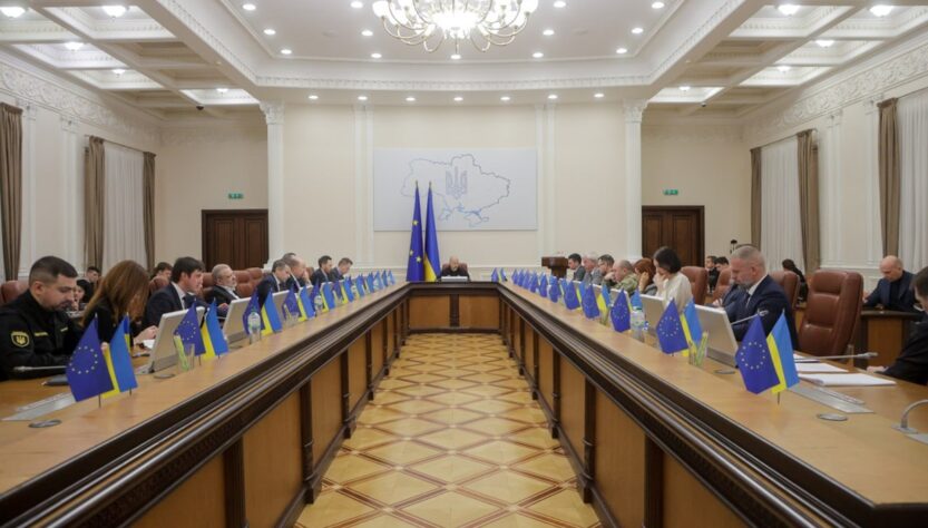 Новини України - Енергосистема витримала дев’ять масованих атак за сезон - Шмигаль