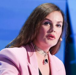 Новини світу - Головна пропагандистка росТБ виявилася громадянкою Гондурасу