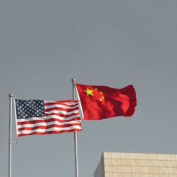 Новини світу - Китай застеріг країни від торгівлі з США на шкоду Пекіну