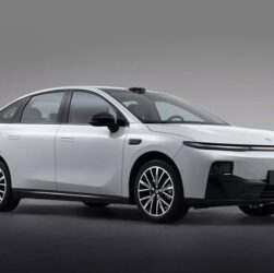 Авто новини - Китайський бренд автогіганта Stellantis представить свій перший седан