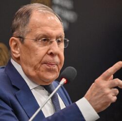 Новини світу - Лавров озвучив "дві основи" для завершення війни