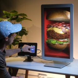 Технології - Looking Glass показала панель, що відображає 3D об’єкти без окулярів