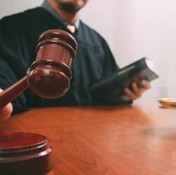 Новини України - На Буковині батько ґвалтував трьох своїх малолітніх доньок