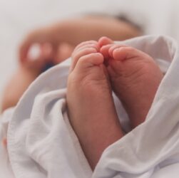 Новини України - На Івано-Франківщині судили жінку, яка кинула у криницю своє немовля