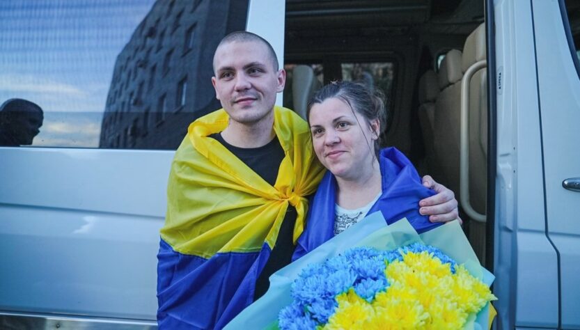 Новини України - Не бачилися три роки: з полону РФ звільнили маму і сина