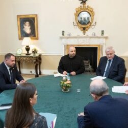 Новини світу - Перелам у Лондоні: як Україні тепер будувати стосунки зі США