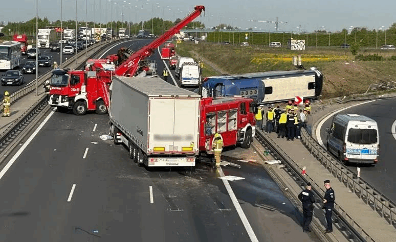 Новини України - Під Варшавою сталася ДТП за участю автобуса і вантажівки, водій - українець