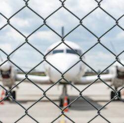 Новини бізнесу - Польща планує першою відновити авіасполучення з Україною