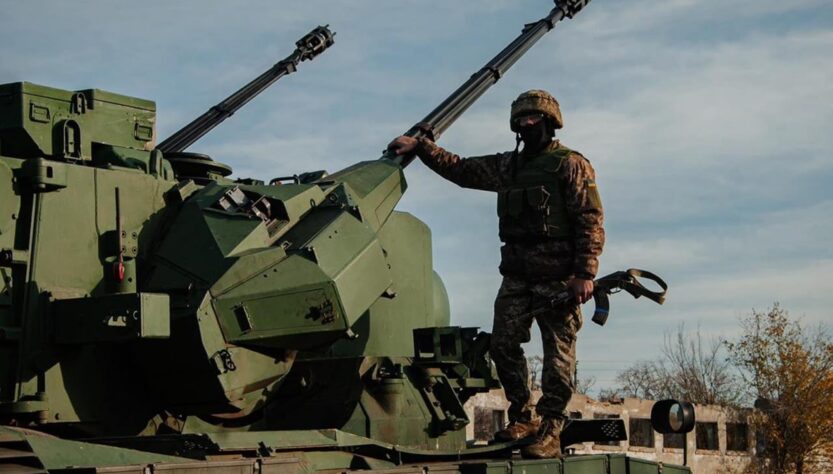 Новини України - ППО відбила атаку майже 100 російських дронів