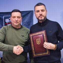 Новини України - Спілка підприємців теле- та кіноіндустрії підписала меморандум про співпрацю з 1020 зенітним ракетно-артилерійським полком