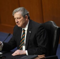 Новини світу - США готові перетворити Путіна та РФ на "корм для риб" - сенатор