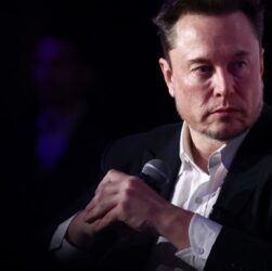 Новини бізнесу - Статки Маска впали нижче 300 млрд доларів - Bloomberg