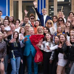 Новини культури - Студенти подарували Поплавському фільм до 32-річчя ректорства
