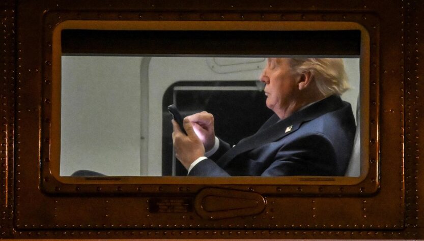 Новини світу - Трамп розповів, хто пише його пости у соцмережах
