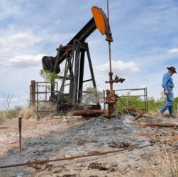 Новини бізнесу - Ціни на нафту завершують тиждень зниженням