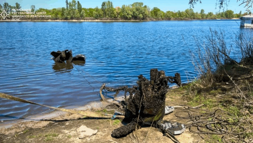 Новини Києва - У Києві рятувальники виявили залишки ракети у Верблюжій затоці