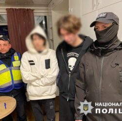 Новини Києва - У Києві затримали юнаків, які слухали російську музику після обстрілу Сум