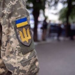 Новини України - У Житомирі чоловік втік з машини ТЦК, застосувавши перцевий газ