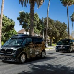 Новини бізнесу - Uber та Volkswagen запустять сервіс роботаксі в США