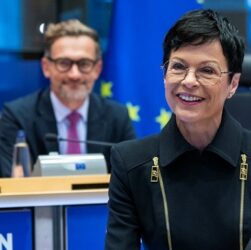 Новини світу - Угорщину слід переконати щодо України - Кос