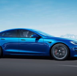 Авто новини - Українці дедалі активніше скуповують вживані Tesla з США