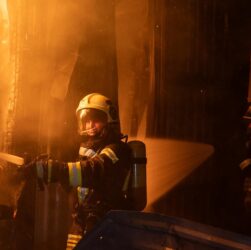 Новини Києва - В Києві ліквідували пожежу площею 1500 кв.метрів