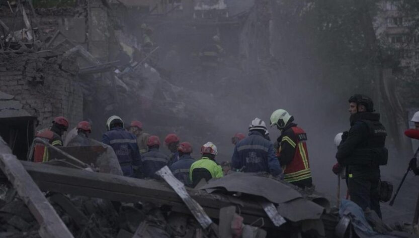 Новини Києва - В Києві розбирають завали: підтверджена смерть восьми людей