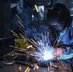 Новини світу - В Росії скаржаться на глобальну нестачу робочих