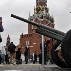 Новини України - Відповідь на парад. Плани України на 9 травня