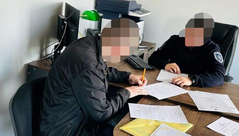 Новини України - Викрито чиновника ТЦК, що за гроші змінював дані в системі Оберіг