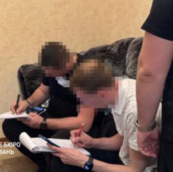 Новини України - Викрито правоохоронця, який переправив військовозобов’язаного до Польщі