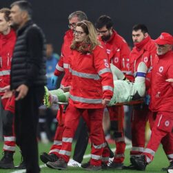 Новини спорту - З'явилися деталі стану воротаря Мілана після моторошного зіткнення