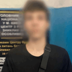 Новини Києва - Затримано двох хлопців за поїздку між вагонами метро в Києві