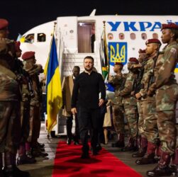 Новини України - Зеленський прибув у ПАР з робочим візитом