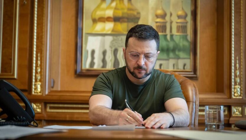 Новини України - Зеленський продовжив мобілізацію і воєнний стан