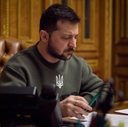 Новини України - Зеленський ввів санкції проти артистів із Росії