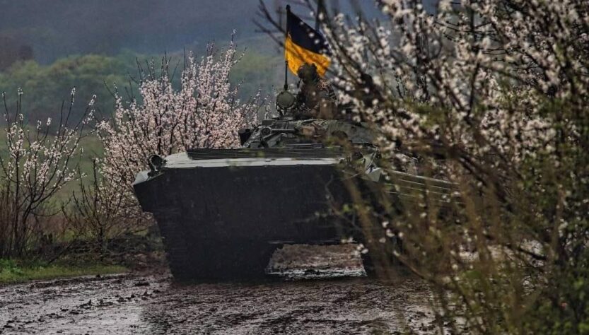 Новини України - ЗСУ відбивають атаки на п'яти напрямках - Генштаб